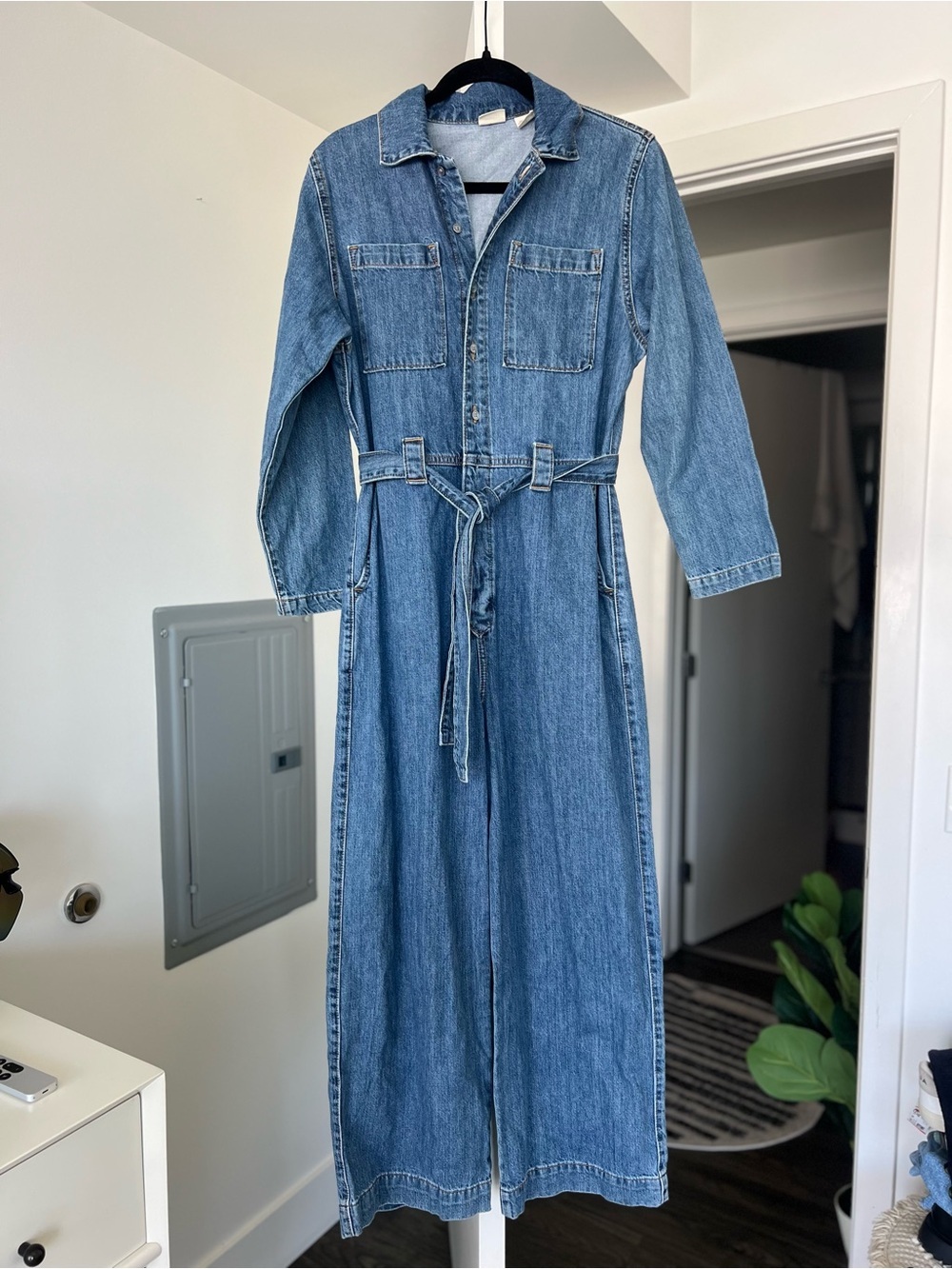 Levi's Long Sleeve Denim Jumpsuit W/ Waist Tie & Pockets Sz M - Picture 2 of 9